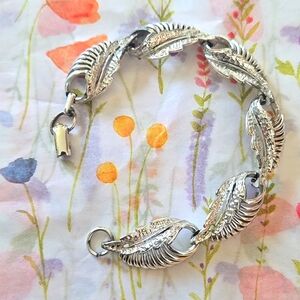 Elegant Silvertone Leaf Bracelet Signed STAR VIntage Estate Sale Find Jewelry